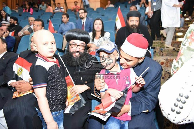 Pope Tawadros visits children’s cancer hospital 57357