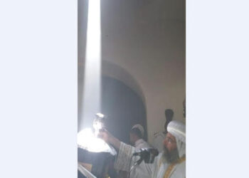 Sun illuminates St George altar on his feast day
