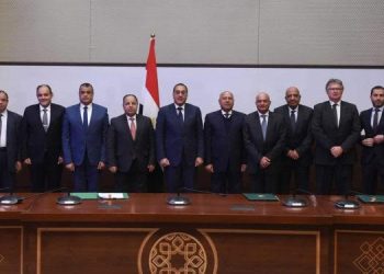 Government signs three framework agreements for car manufacture in Egypt 