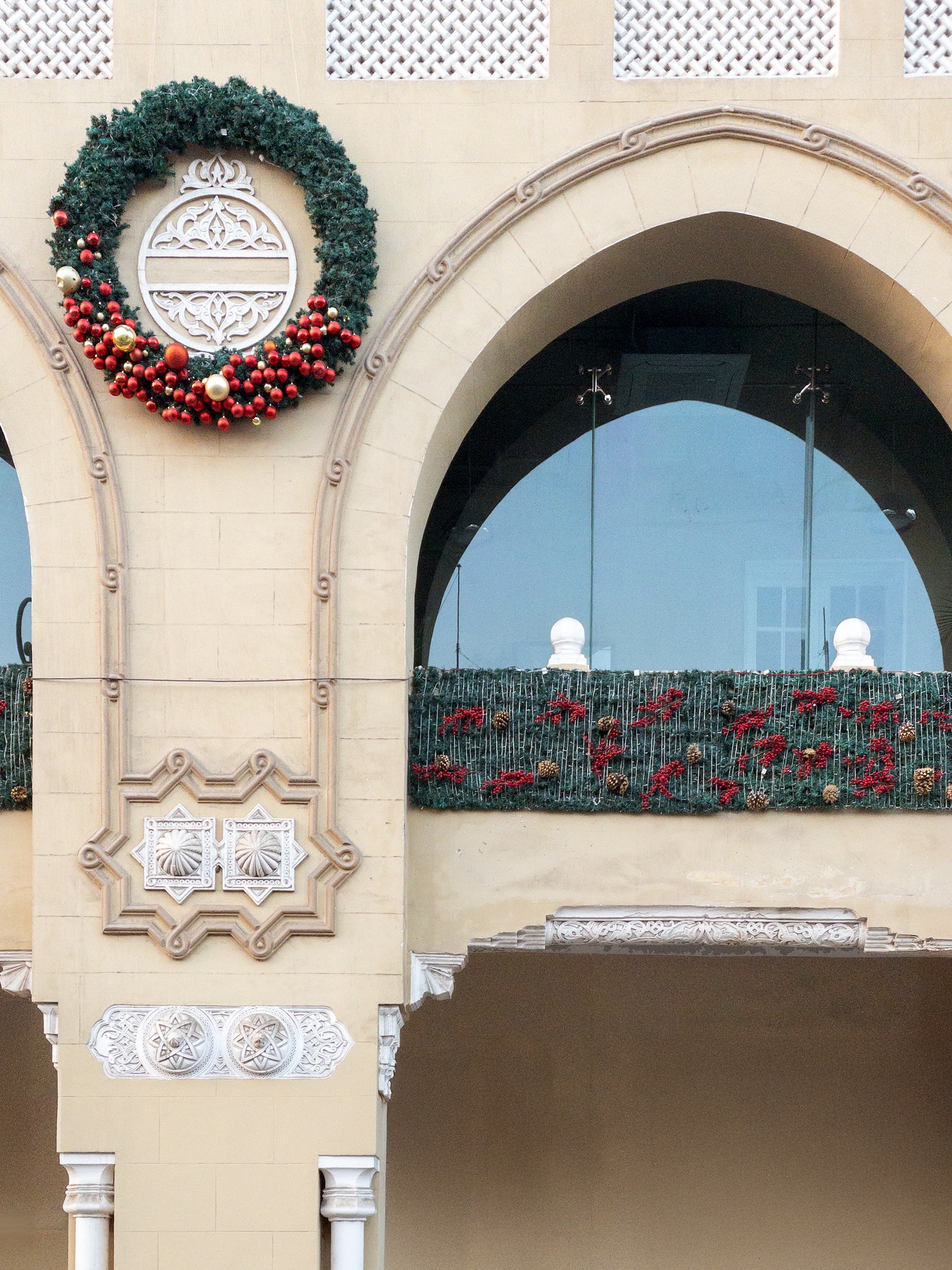 Christmas sparks up Cairo 