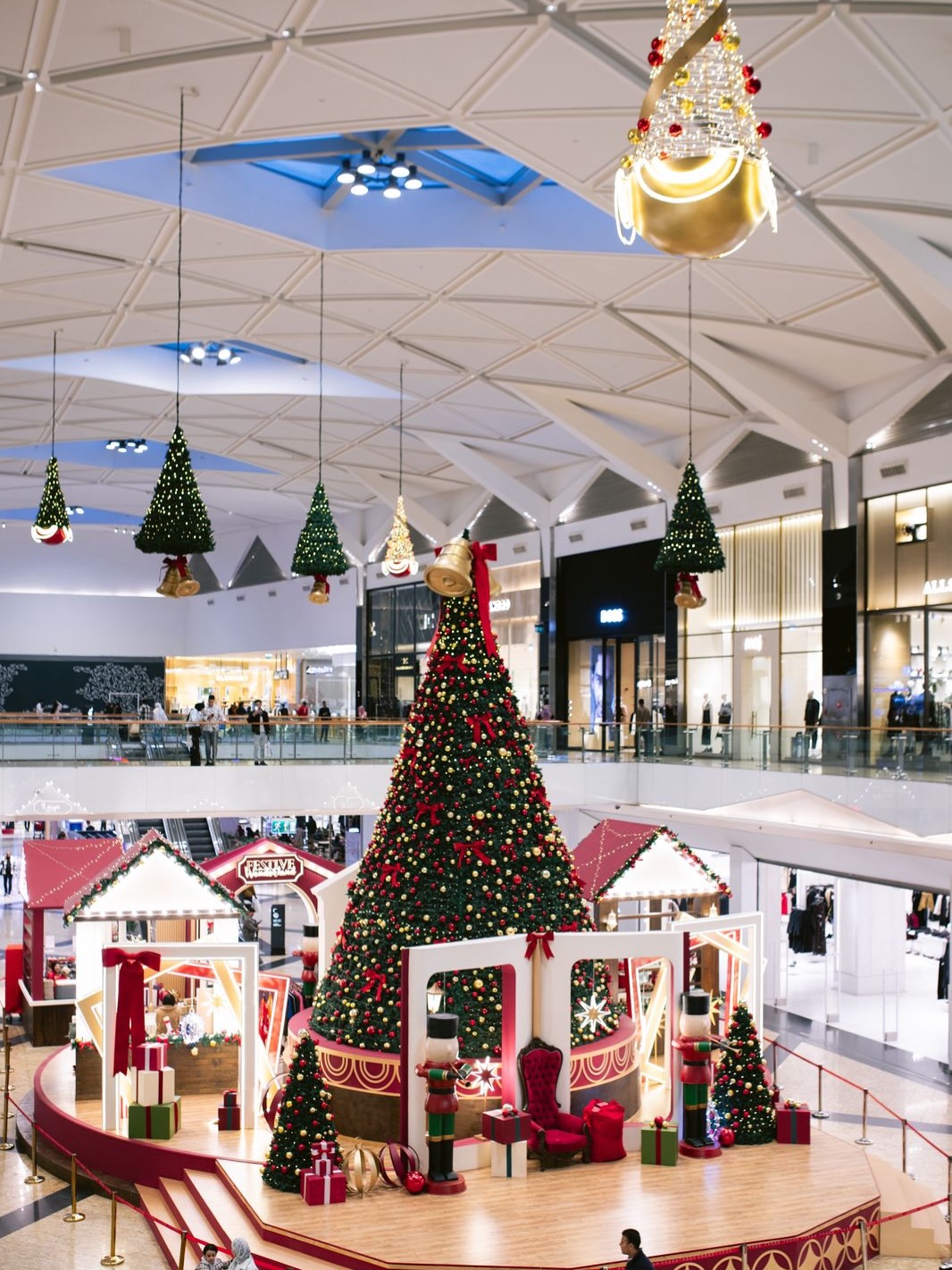 Christmas sparks up Cairo 