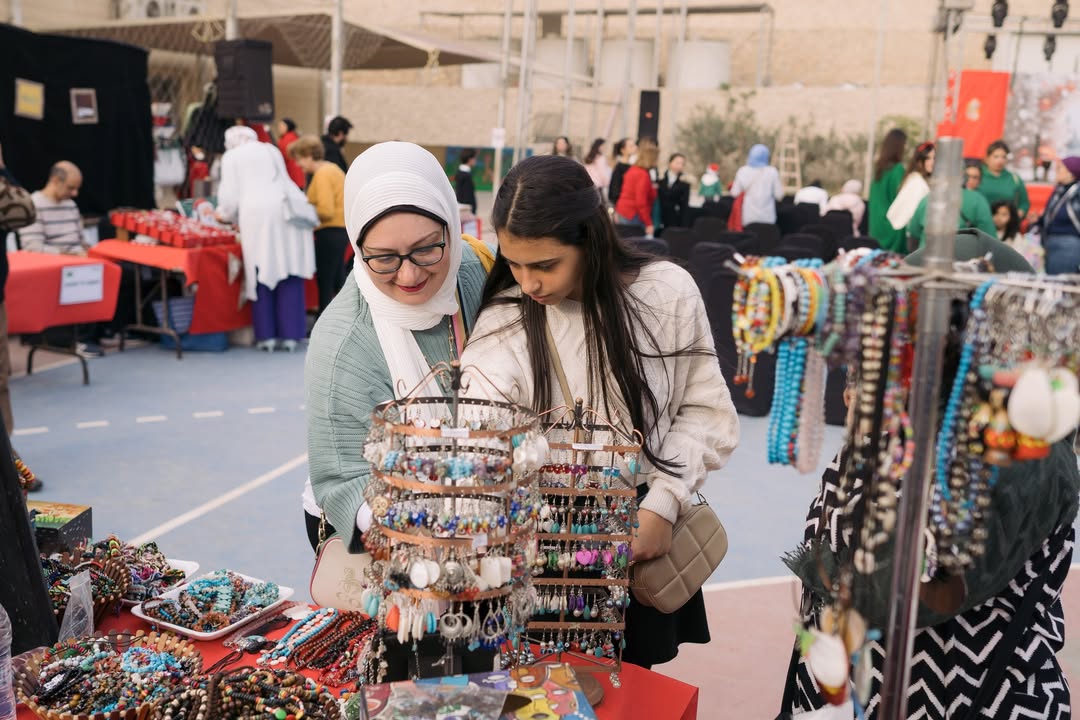 Christmas sparks up Cairo 